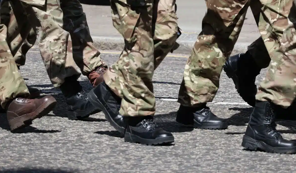 Les forces armées le confirment : les jeunes nés en 2008 devront servir un an sous les drapeaux pour un salaire minimum