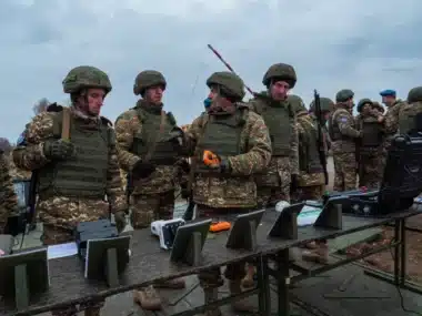 Zelensky propose une trêve énergétique à Poutine et s'excuse auprès de la Finlande pour des drones écrasés : un revirement qui divise l'opinion