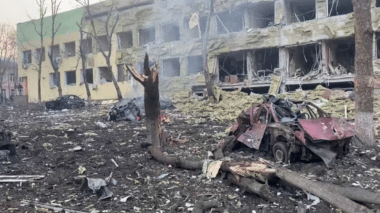 Depuis le début de la guerre en Ukraine, les estimations des pertes russes atteignent des niveaux historiques. Soldats tués ou blessés, chars détruits, drones perdus : Kiev publie un bilan massif qui alimente les débats sur le coût humain et matériel du conflit. Wikipedia