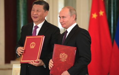 Des documents de renseignement européens évoquent une formation discrète de soldats russes par l’armée chinoise avant leur déploiement en Ukraine. Une coopération militaire qui inquiète plusieurs capitales européennes. Wikipedia