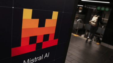 Mistral répond aux critiques du pape Léon XIV sur l’intelligence artificielle militaire. La start-up française défend une IA souveraine pour la Défense tout en accélérant ses investissements dans les centres de données.