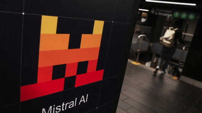 Mistral répond aux critiques du pape Léon XIV sur l’intelligence artificielle militaire. La start-up française défend une IA souveraine pour la Défense tout en accélérant ses investissements dans les centres de données.