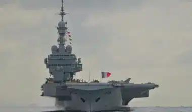 Le Charles de Gaulle entre dans le détroit d'Ormuz, là où drones, mines et missiles antinavires changent les règles du jeu