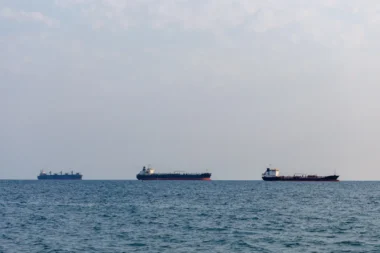 L'Iran laisse passer un navire du géant malaisien Petronas dans le détroit d'Ormuz : un geste qui divise l'opinion des analystes