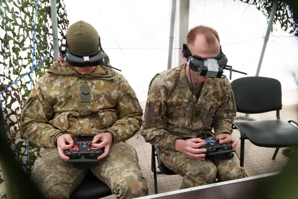 « C'est une révolution comme la poudre ou le char » : l'armée française lance sa toute première compétition internationale de drones militaires