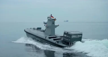 Ce « hangar portable » allemand lance un drone en mer déchaînée en quelques minutes : une première mondiale