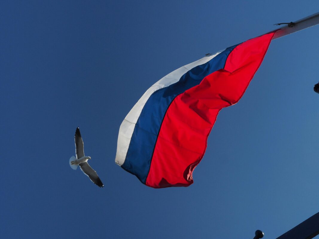Russie : l'UE cherche une nouvelle stratégie diplomatique face aux divisions sur le dialogue
