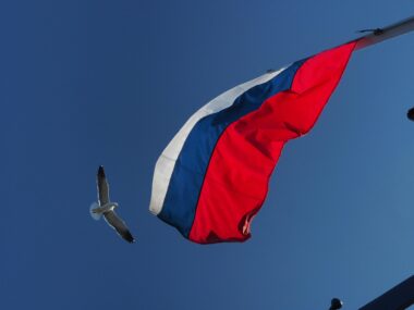 Russie : l'UE cherche une nouvelle stratégie diplomatique face aux divisions sur le dialogue