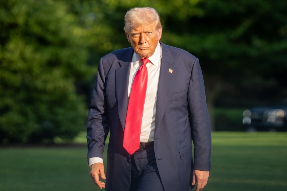 Guerre en Iran : Donald Trump suspend une frappe majeure contre l'Iran à la demande des pays du Golfe