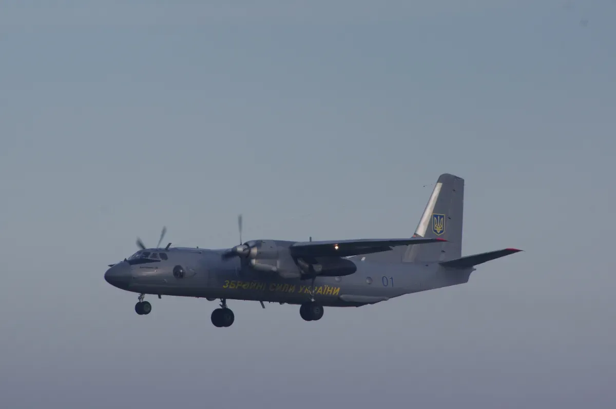 Pourquoi un vieil avion civil des années 80 équipé d'une M134 est devenu le cauchemar des drones russes, avec 213 cibles revendiquées