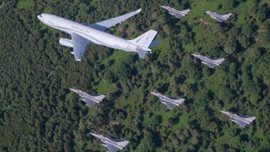 Pour le 14 juillet 2026, l’armée de l’Air et de l’Espace prépare un dispositif aérien renforcé sur les Champs-Élysées, symbole de ses missions opérationnelles. Defense.gouv