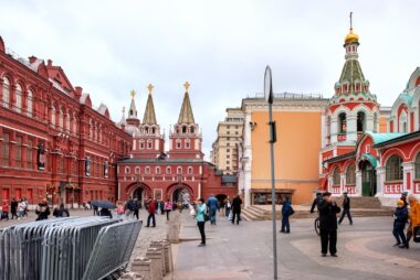 À Moscou, un missile antiaérien frappe une zone de stockage de pétrole
