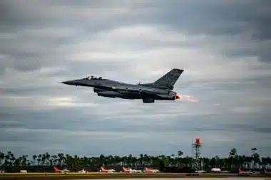 La Belgique veut donner tous ses F-16 à l'Ukraine d'ici 2030 : « on n'en aura plus besoin », assure la Défense