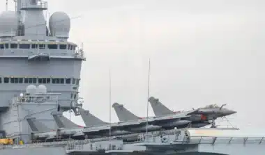 Un Hawkeye prend feu en pleine mission Clémenceau 25 : il révèle les failles que l'aéronavale préférait ignorer