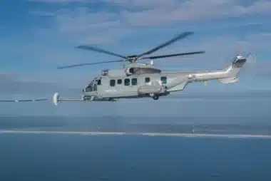 Biscarrosse : l'hélicoptère Caracal tire sur des drones pour la première fois, et les résultats sont concluants