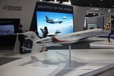 Dassault : un premier décollage réussi pour le Falcon 10X, avion de mobilité stratégique