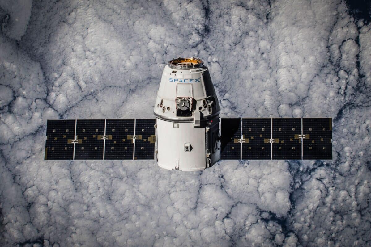 SpaceX dévoile ses ambitions spatiales de centres de données IA avant son introduction en Bourse
