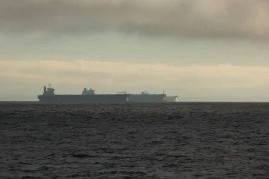 Les États-Unis frappent l'Iran après l'attaque d'un navire-cargo : Trump a qualifié cette action de « violation insensée »