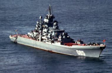 russie-admiral-nakhimov-arsenal-flottant-176-missiles-talon-achille