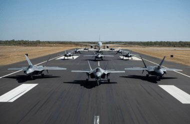 À Pitch Black 2026, la France engage un CN-235 venu du Pacifique pour travailler le transport tactique, l’évacuation médicale et l’interopérabilité. Capture d'écran