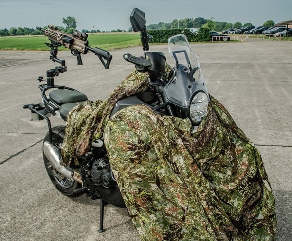 TR Equipement dévoile une moto tactique équipée d’une FN Evolys, un concept de mobilité armée inspiré des retours du front ukrainien. TR Equipement