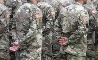 Pourquoi les smartphones de militaires américains en Iran ont été espionnés à cause d'une faille vieille de 50 ans que personne n'a corrigée