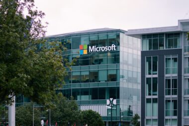 Windows devient un outil de renseignement : l'affaire Scattered Spider révèle les capacités de traçage de Microsoft
