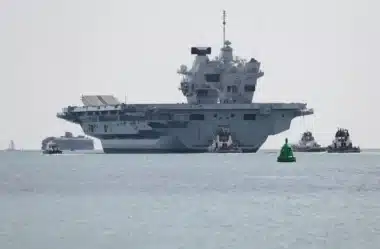 Un avion russe largue des bouées acoustiques près d'un porte-avions britannique : les F-35 décollent en urgence