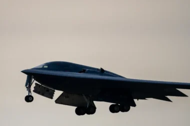 Pourquoi ce premier tir de LRASM depuis un B-2 Spirit change la donne pour l'US Air Force, alors que personne ne s'y attendait