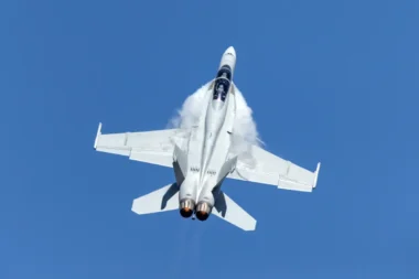 L'Australie achète 450 missiles AIM-260 aux États-Unis : elle devient le seul pays étranger à mettre la main sur le missile américain le plus avancé