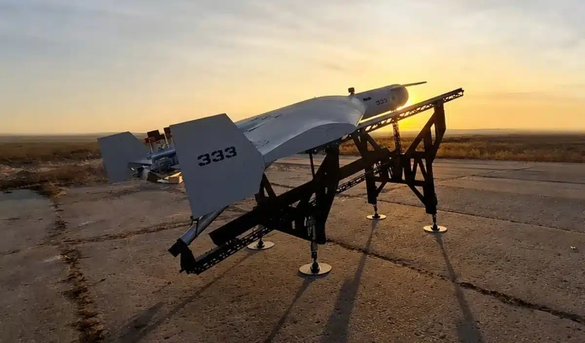 L'Ukraine a secrètement photographié une usine chinoise pour cloner un drone à 48 000 $ : il vient de détruire un bombardier russe Tu-95