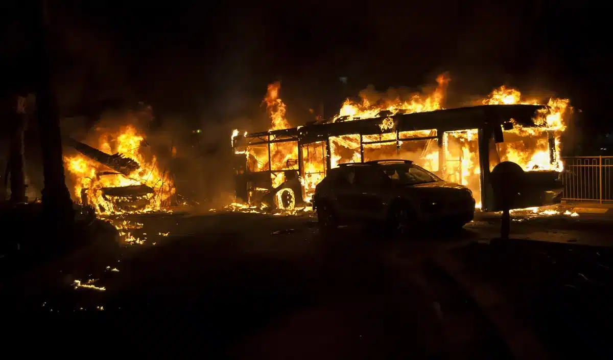 Neuf civils tués dans un bus après une frappe ukrainienne en territoire occupé : c'est un « crime de guerre »