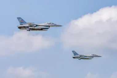 Pour la première fois en Floride, une IA contrôle un F-16 : le pilote humain se contente de surveiller