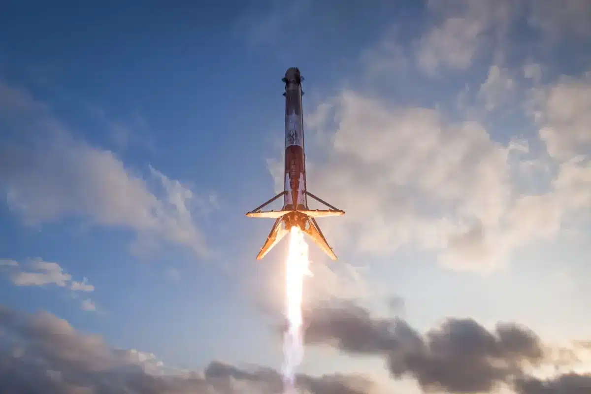 Un morceau de la fusée Falcon 9 s'est écrasé sur la Lune : l'impact fait la taille d'un court de tennis et la vidéo fait le buzz