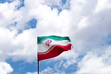Guerre en Iran : Téhéran verrouille encore le détroit d'Ormuz