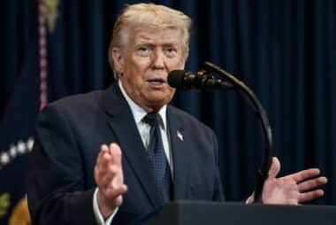 donald-trump-impose-10-milliards-dollars-coree-sud