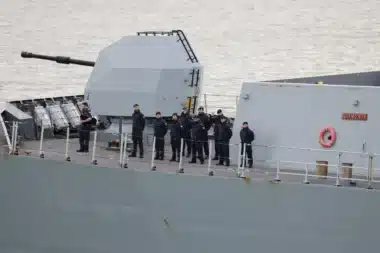 La marine présente son nouveau sous-marin pour 43 marins : sans cabines ni toilettes, découvrez la « cage » où ils cohabitent entassés
