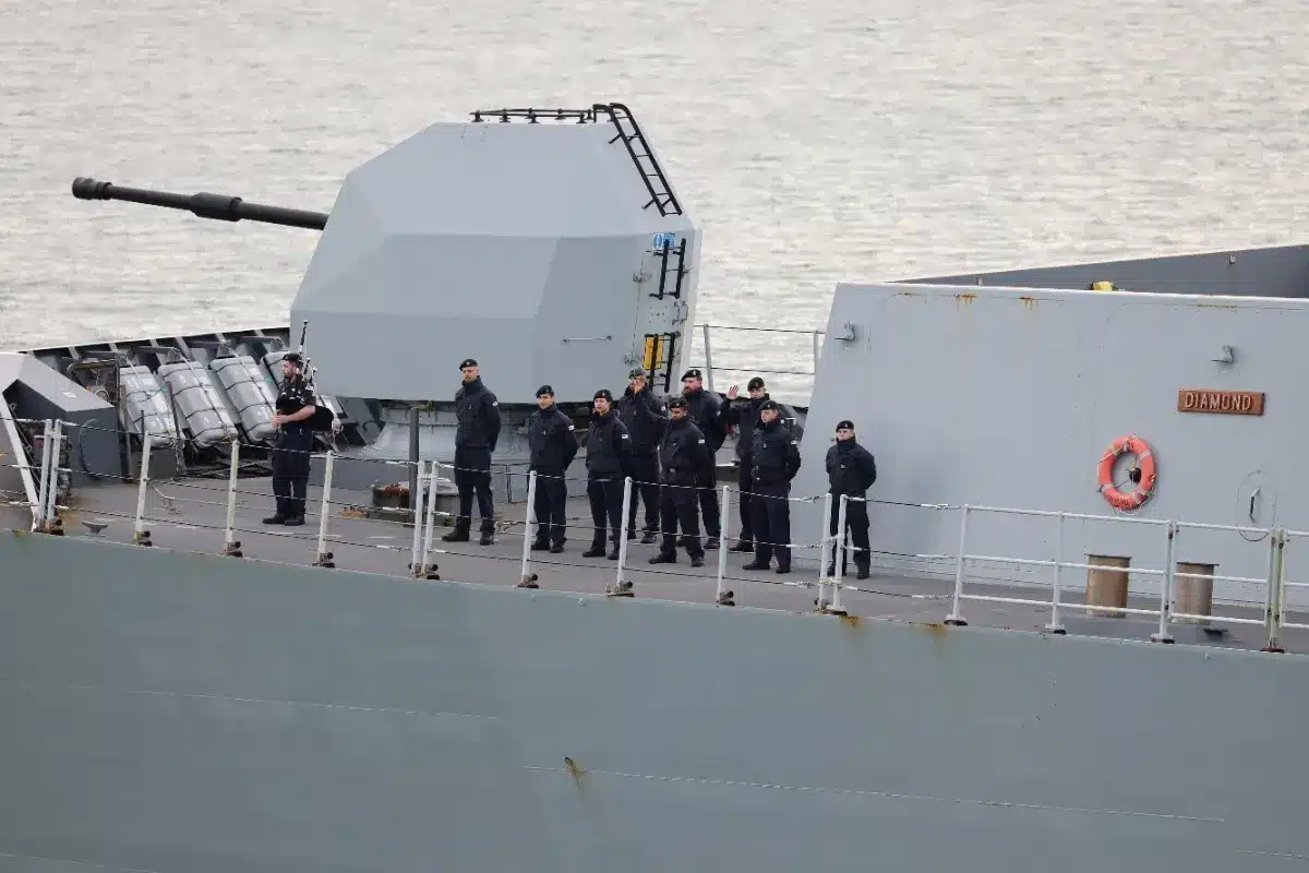La marine présente son nouveau sous-marin pour 43 marins : sans cabines ni toilettes, découvrez la « cage » où ils cohabitent entassés
