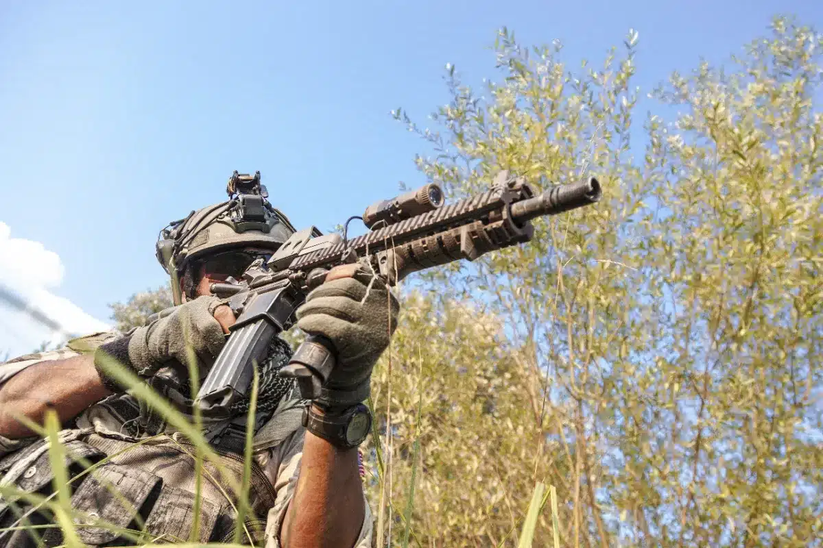 Les forces ukrainiennes détruisent des répéteurs russes en pleine nuit et paralysent leur adversaire
