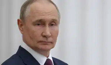 Poutine menace d'attaquer les alliés de l'Ukraine avec des "drones et des missiles" : l'avertissement lancé par Donald Tusk