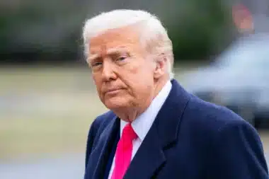 Un aéroport allemand visé par un drone, la Russie accusée : Trump choisit de défendre Poutine et déclenche un vif débat à Washington