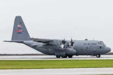 Alors que l'USAF avance dans son retrait, les États-Unis ont donné un avion C-130H Hércules à la Force Aérienne Roumaine