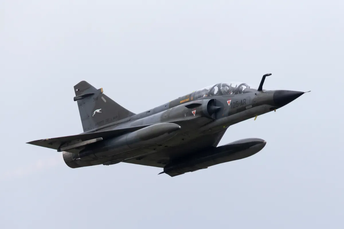 Crash d'un avion militaire près de Nancy : un corps retrouvé dans les débris, le deuxième occupant reste introuvable malgré les recherches
