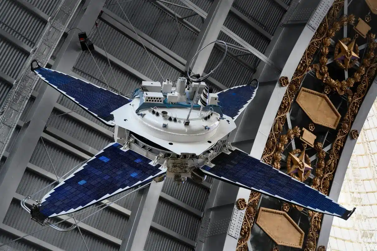 Un satellite russe a suivi un autre américain qui assiste l'Ukraine et s'est rapproché à 200 mètres