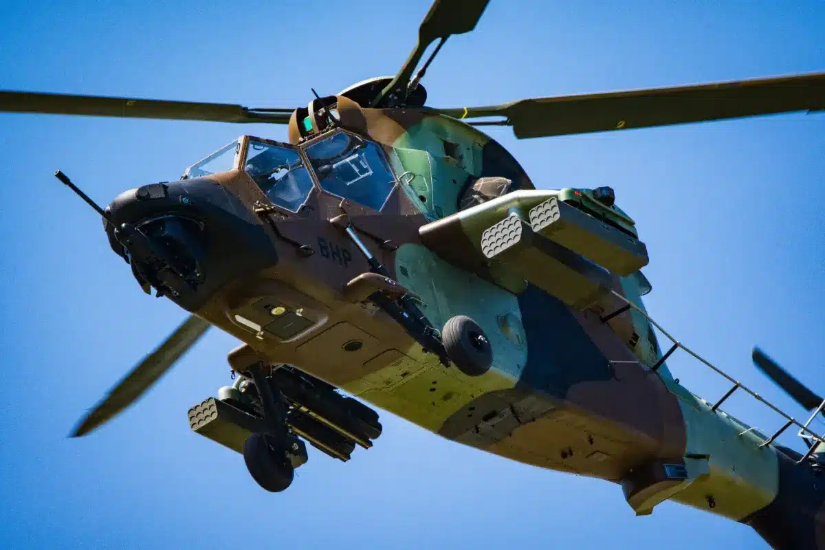 Un seul missile, zéro tir à l'aveugle : comment les équipages du Tigre verrouillent leur cible avant d'appuyer sur le bouton